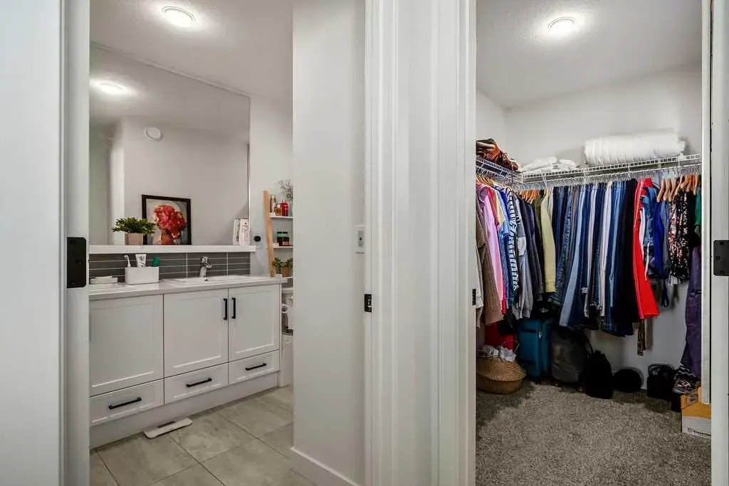 100 Walgrove Court SE, #3206