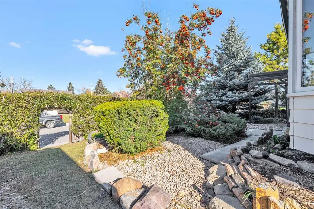 212 Dovercrest Place SE