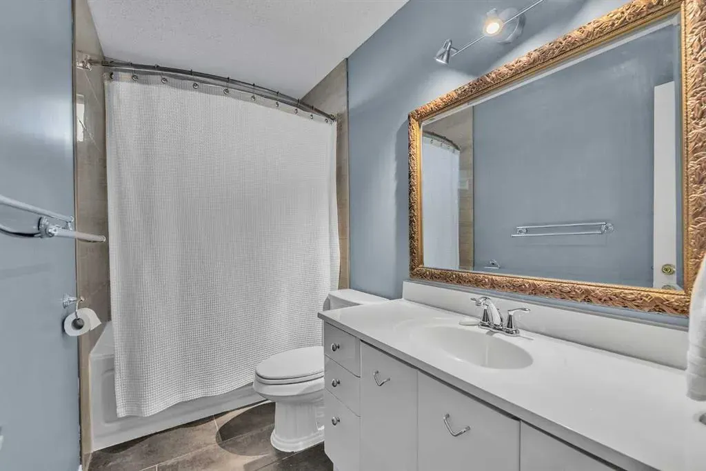 212 Dovercrest Place SE