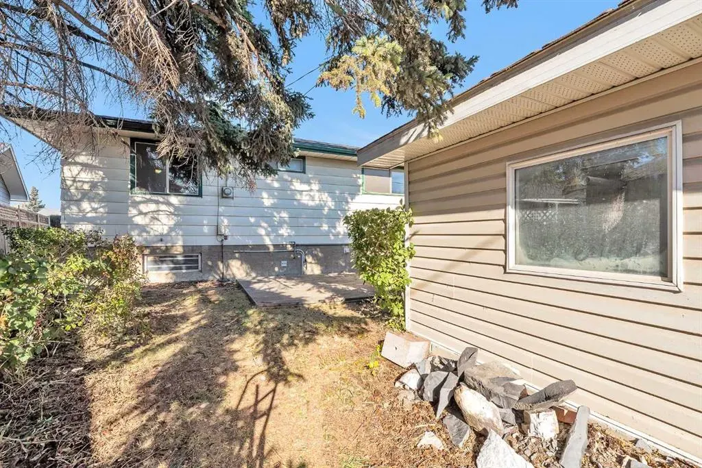 212 Dovercrest Place SE