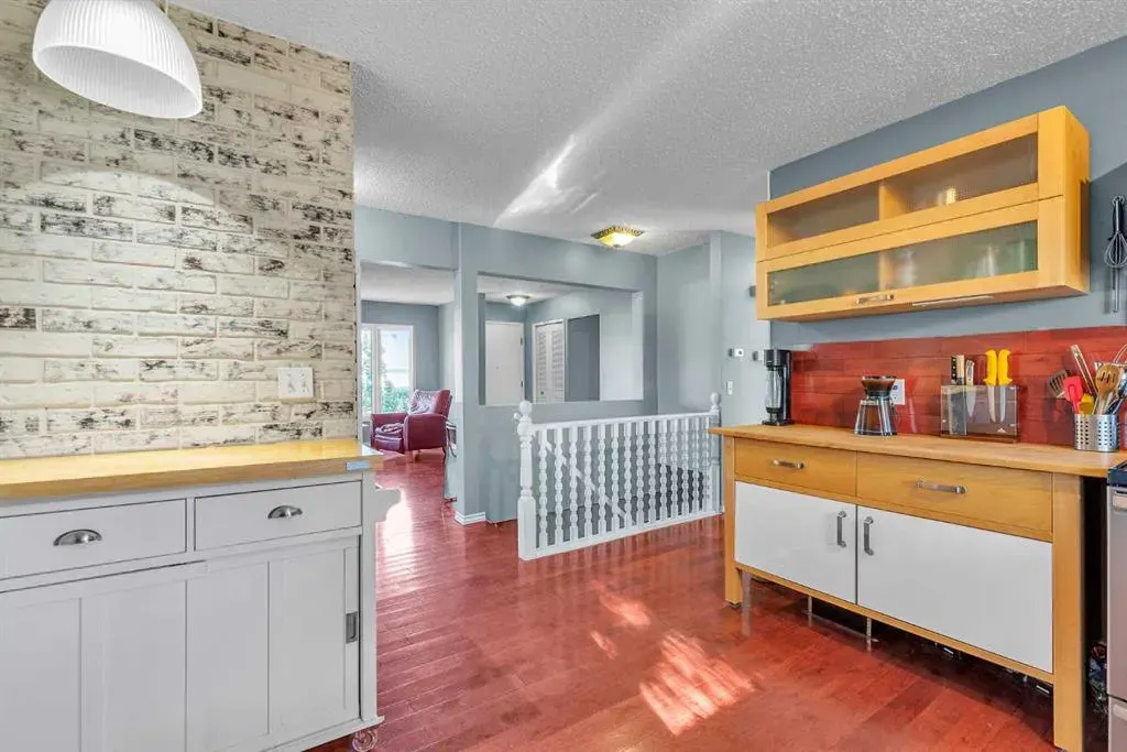 212 Dovercrest Place SE