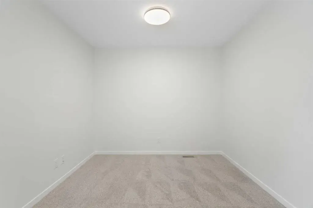 135 Creekview Gardens SW