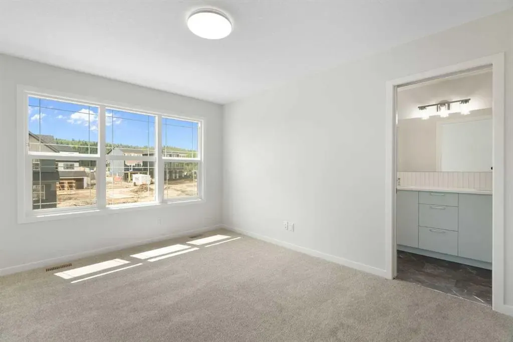 135 Creekview Gardens SW