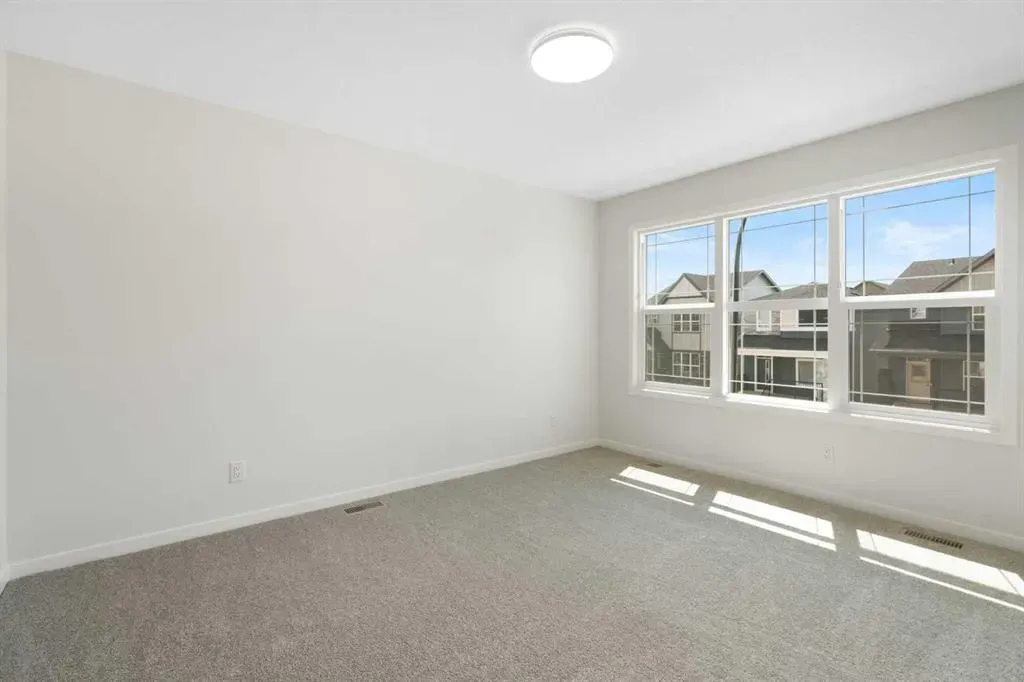 135 Creekview Gardens SW