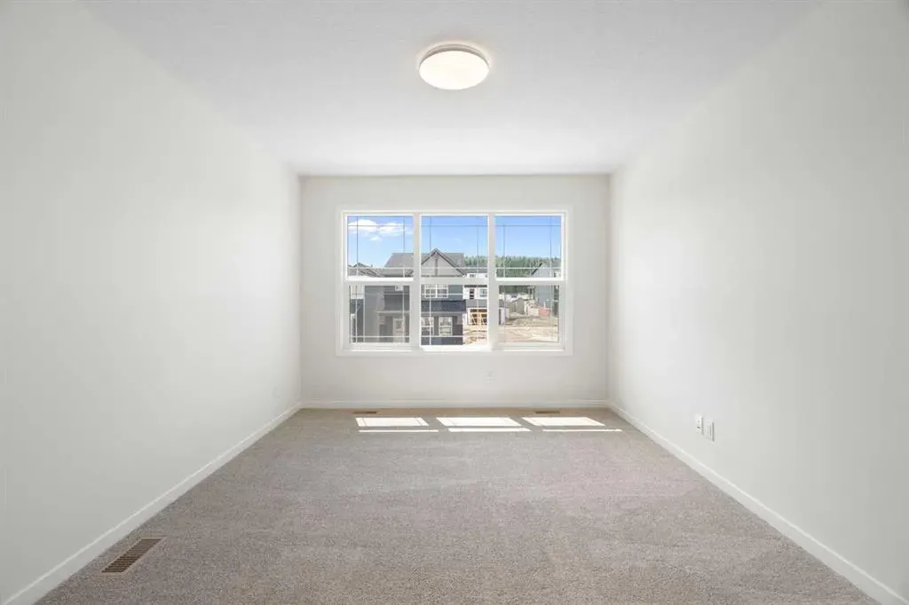 135 Creekview Gardens SW