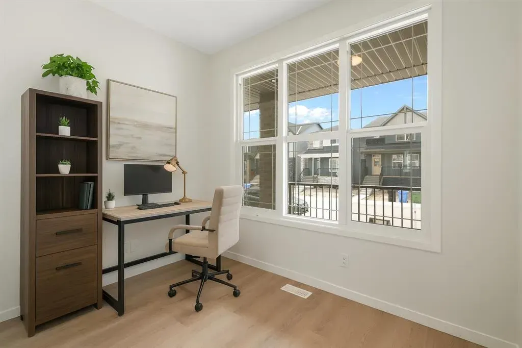 135 Creekview Gardens SW