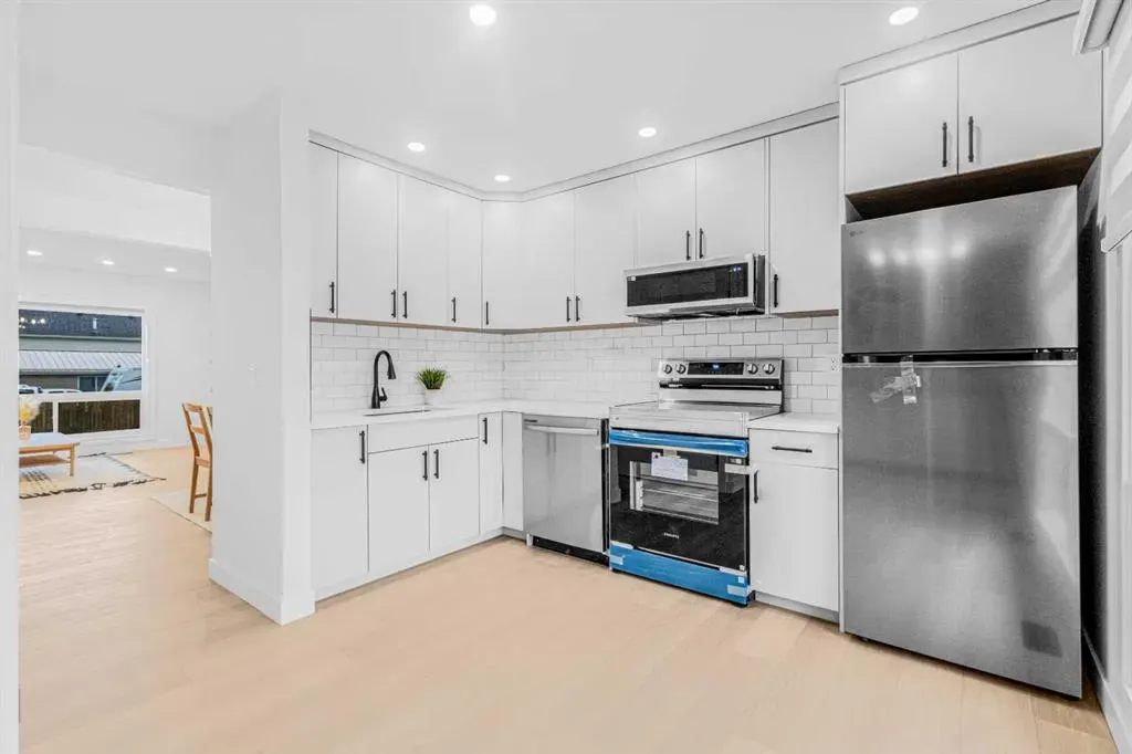 112 Erin Grove Close SE, #2