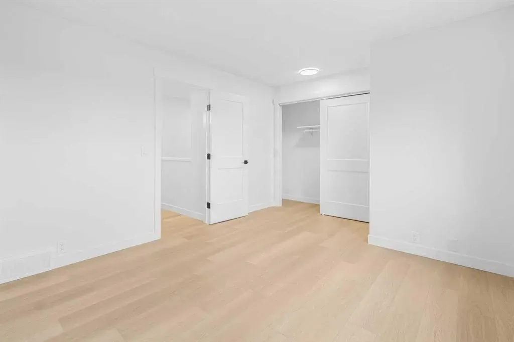 112 Erin Grove Close SE, #2