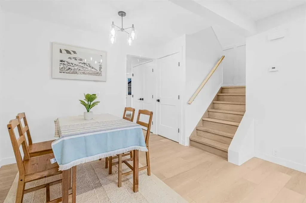 112 Erin Grove Close SE, #2