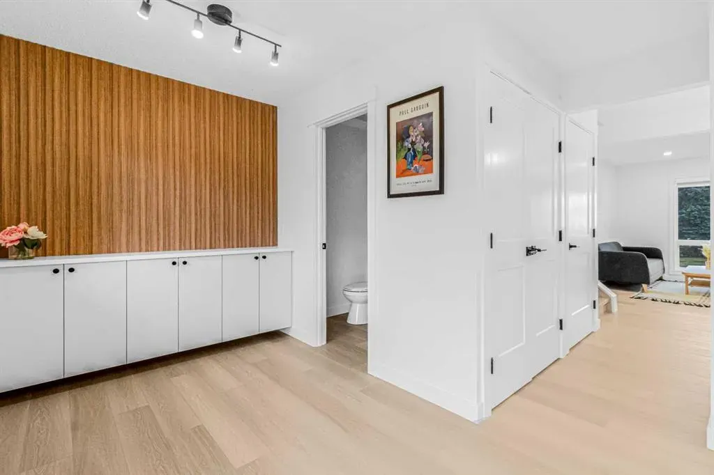 112 Erin Grove Close SE, #2