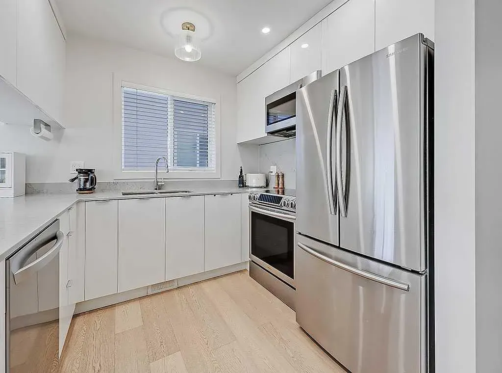 2127 34 Avenue SW, #2