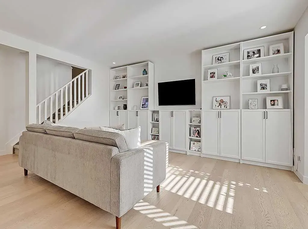 2127 34 Avenue SW, #2