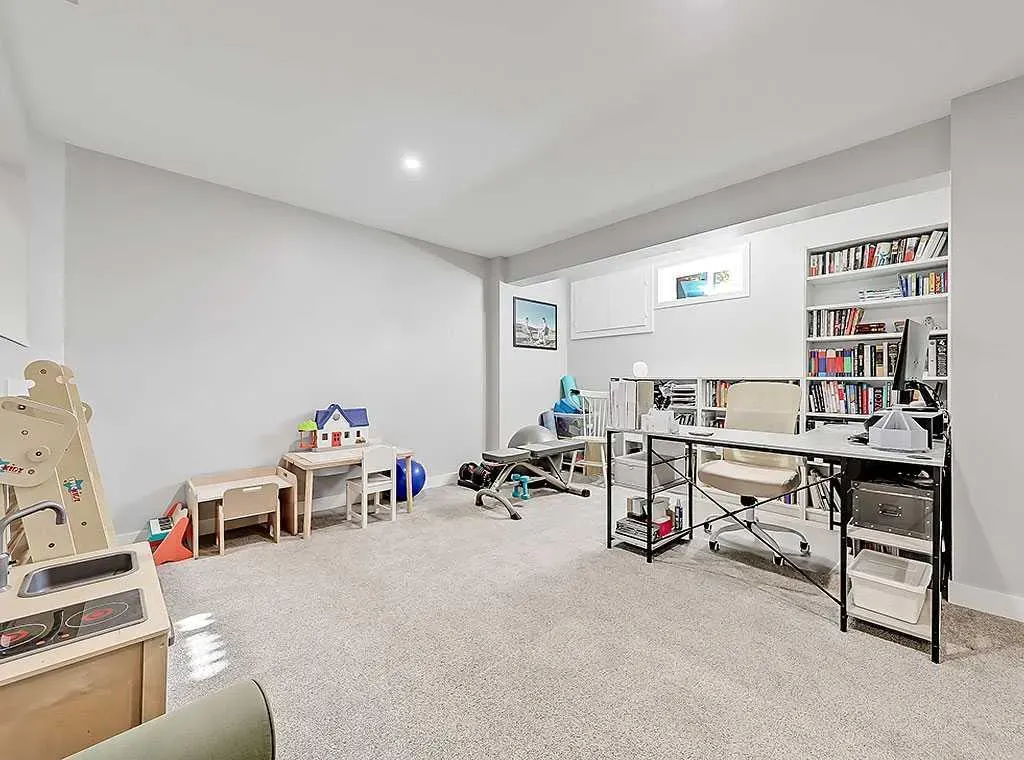 2127 34 Avenue SW, #2