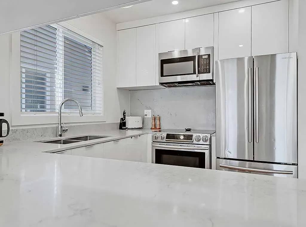 2127 34 Avenue SW, #2