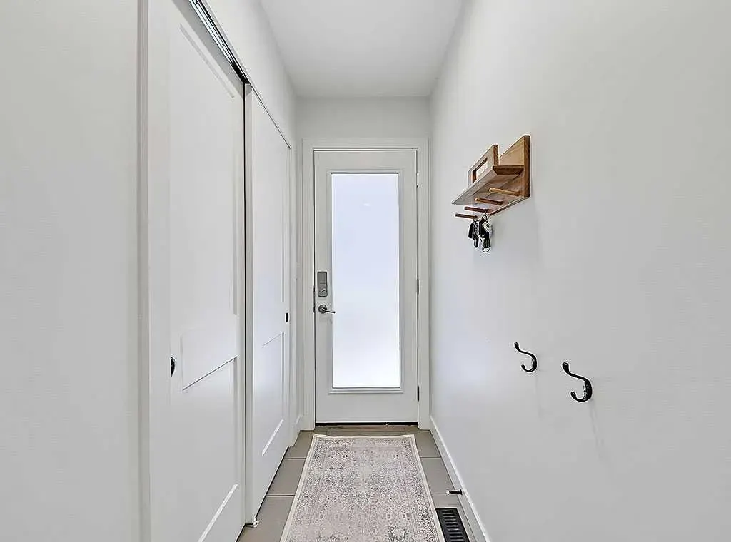 2127 34 Avenue SW, #2