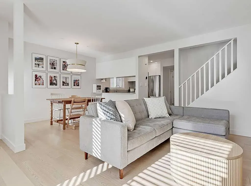 2127 34 Avenue SW, #2