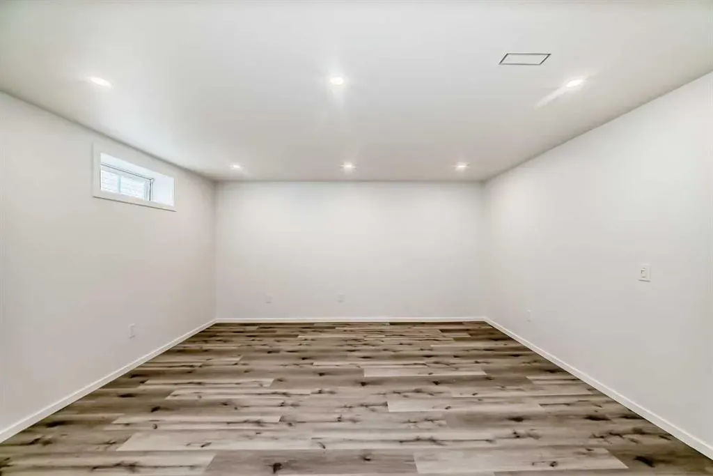 12650 Coventry Hills Way NE