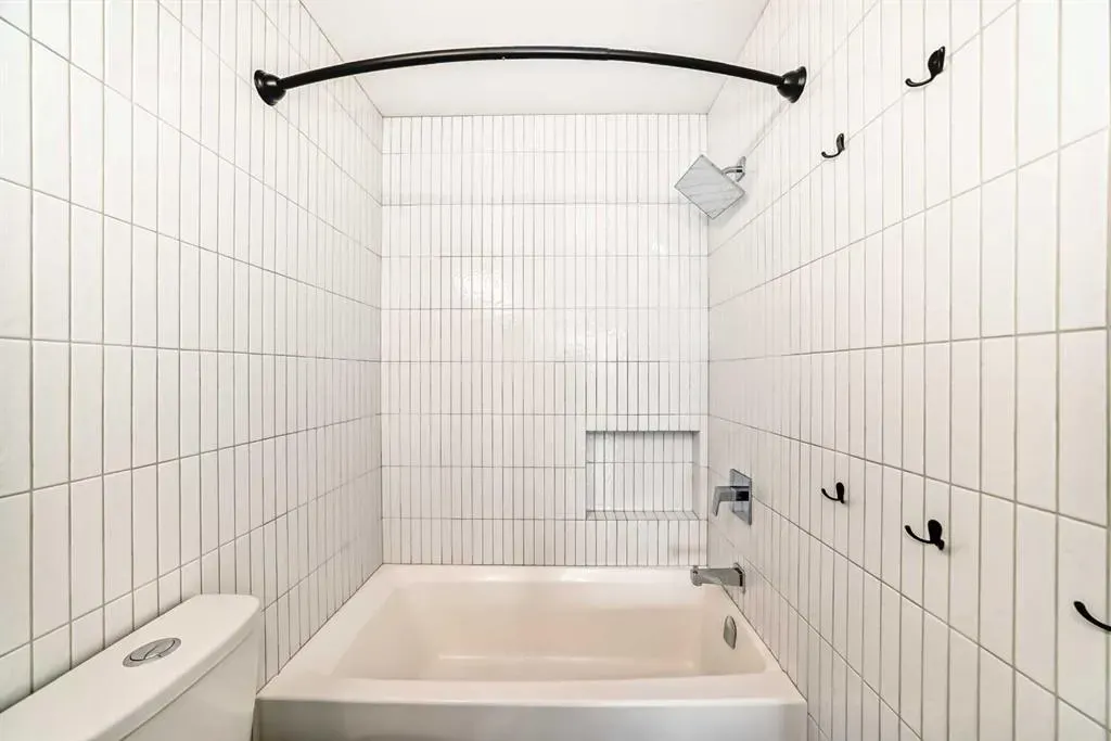 12650 Coventry Hills Way NE