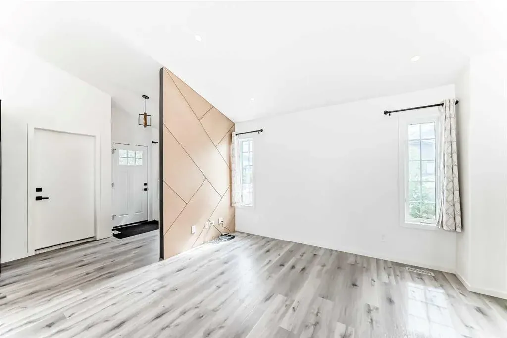 12650 Coventry Hills Way NE