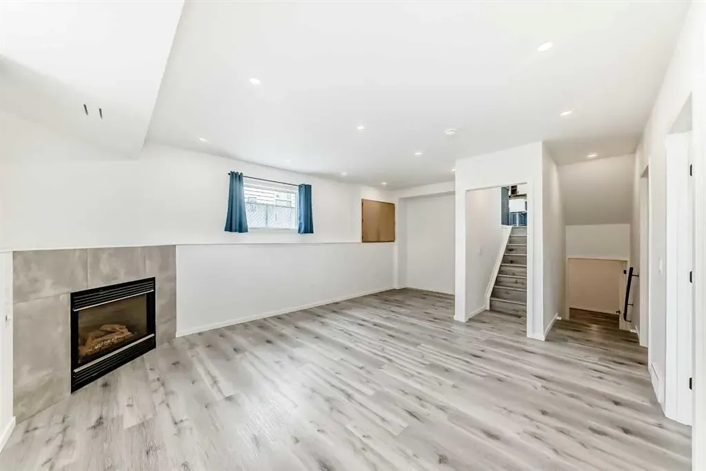 12650 Coventry Hills Way NE