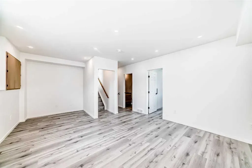 12650 Coventry Hills Way NE