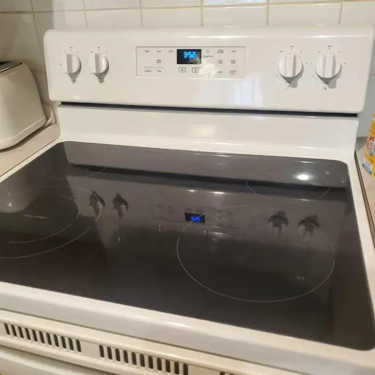 165 Manora Place NE, #222