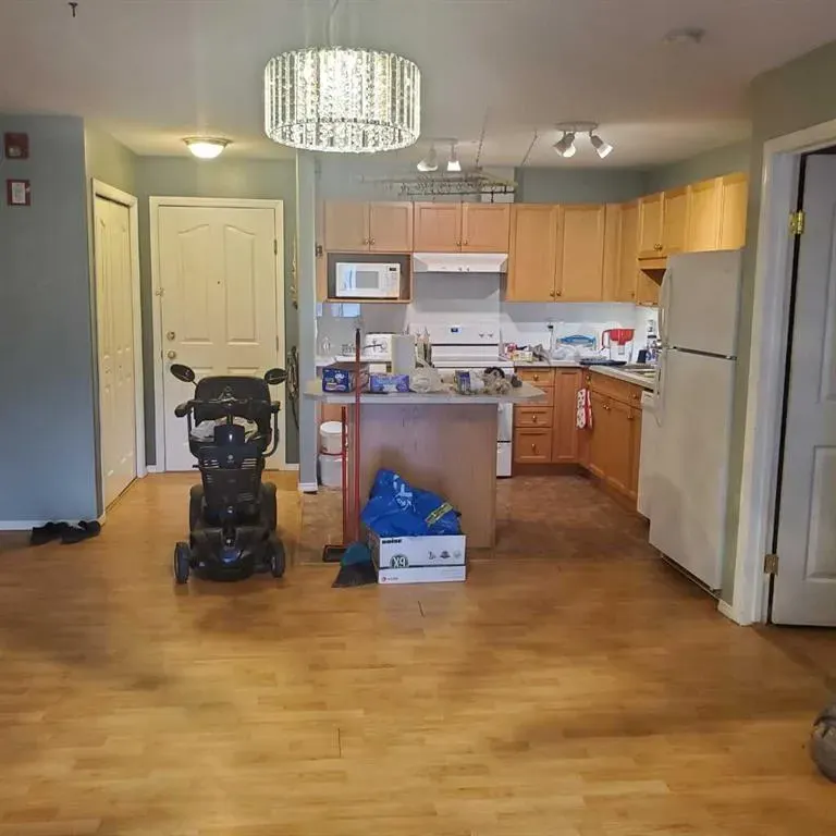 165 Manora Place NE, #222