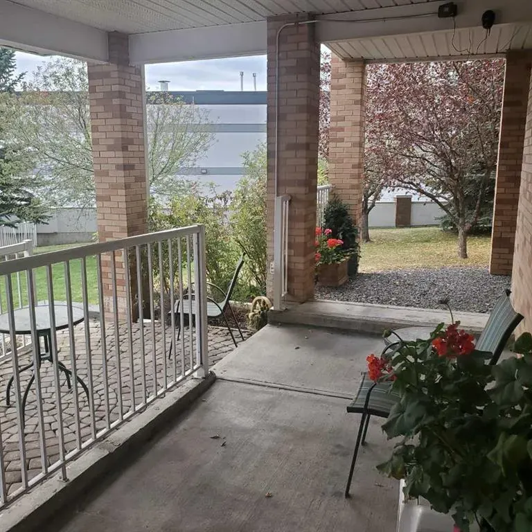 165 Manora Place NE, #222