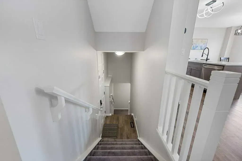 2091 Windbury Crescent SW