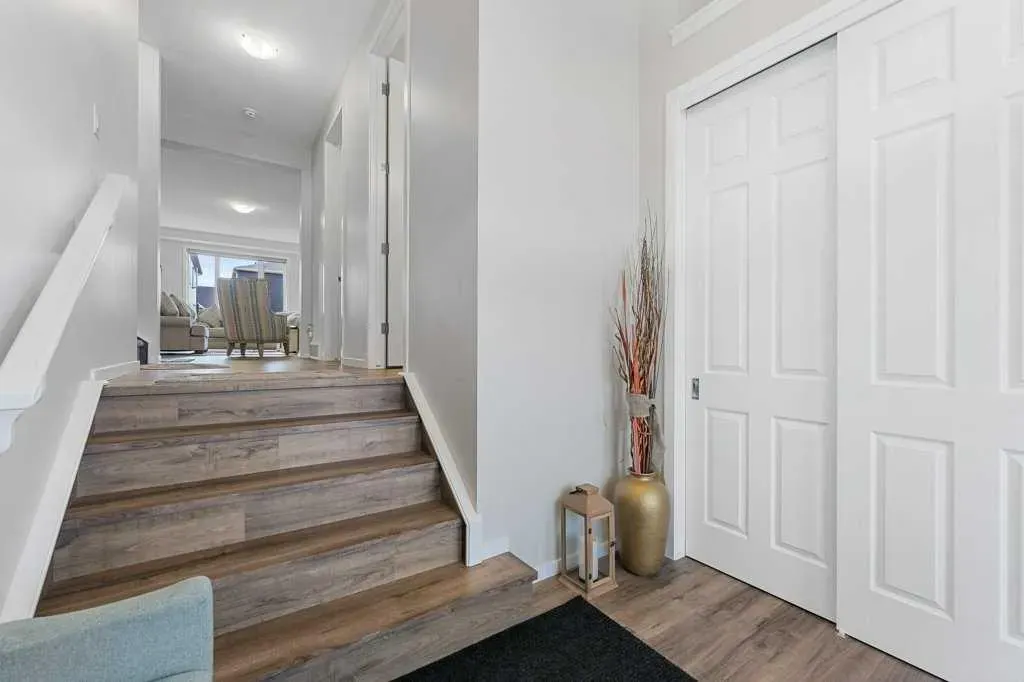 2091 Windbury Crescent SW