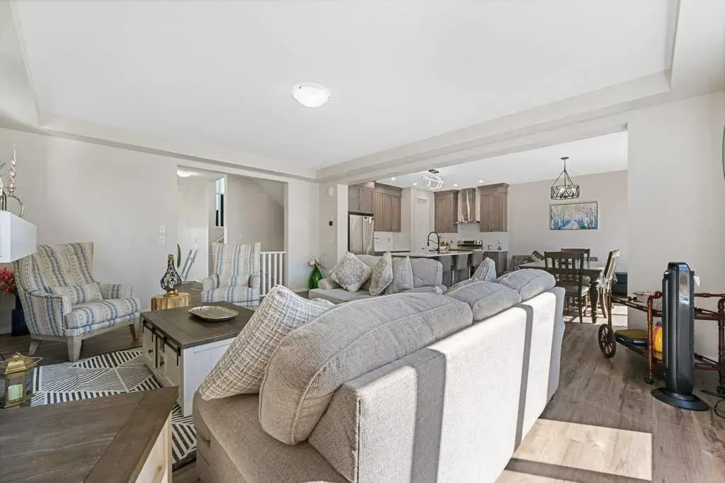 2091 Windbury Crescent SW