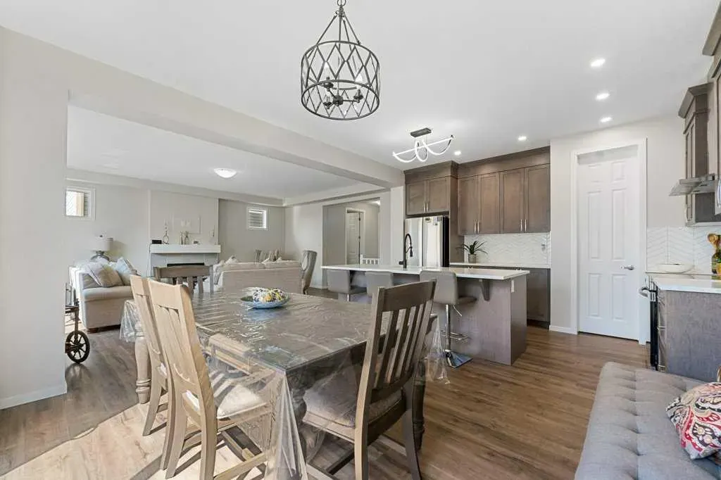 2091 Windbury Crescent SW