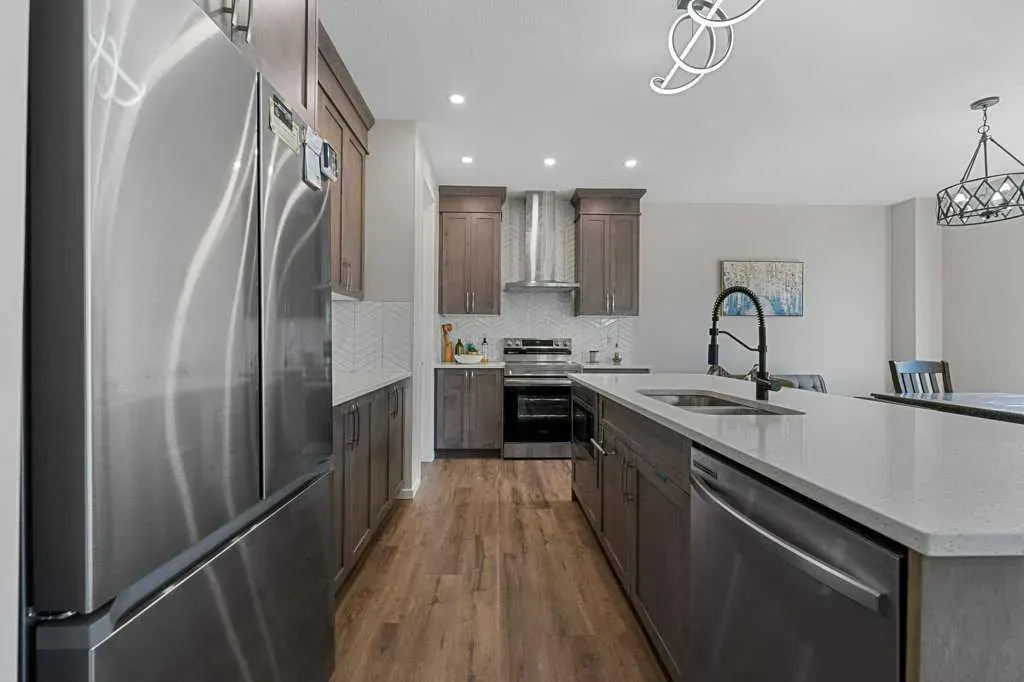 2091 Windbury Crescent SW