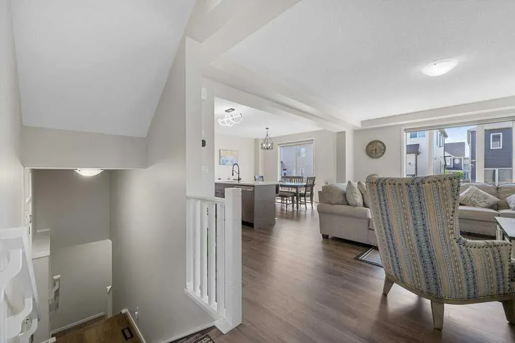 2091 Windbury Crescent SW