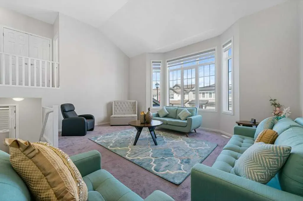 2091 Windbury Crescent SW