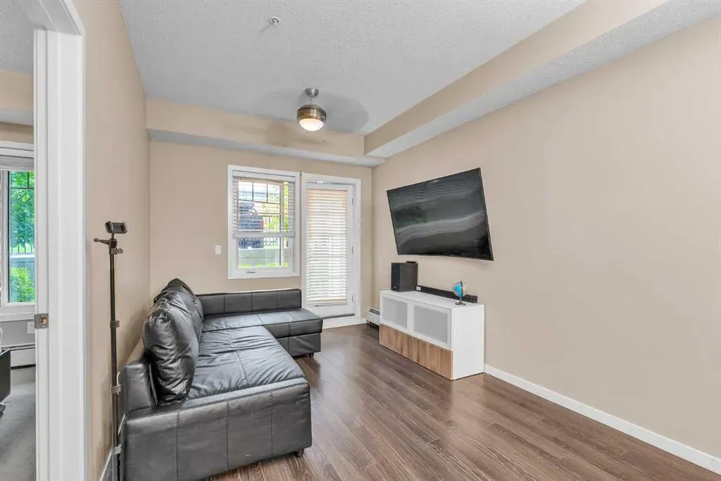 20 Mahogany Mews SE, #104