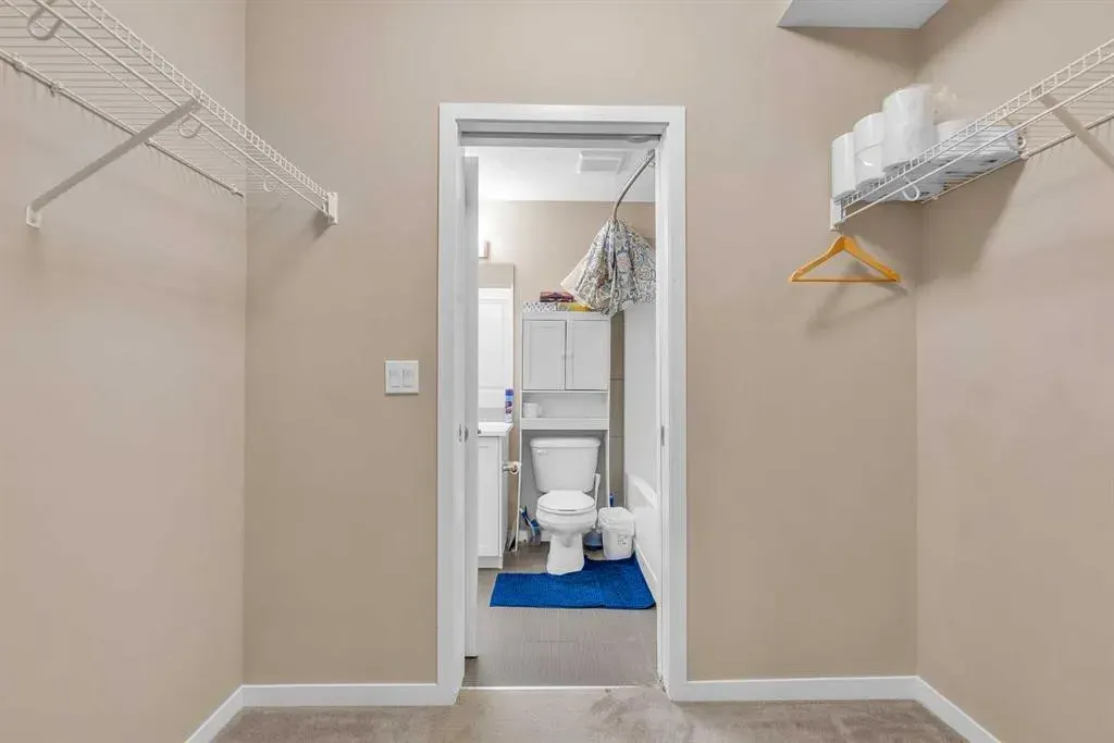 20 Mahogany Mews SE, #104