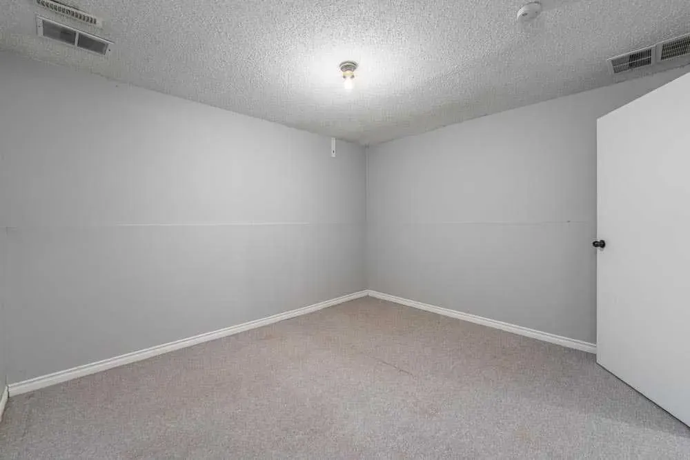 3200 60 Street NE, #4