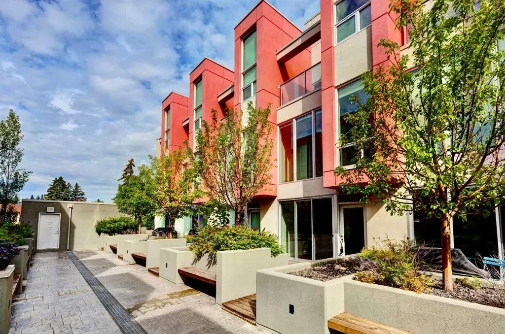 2717 17 Street SW, #208