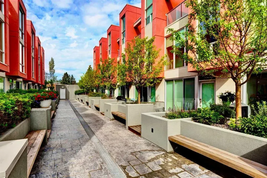 2717 17 Street SW, #208