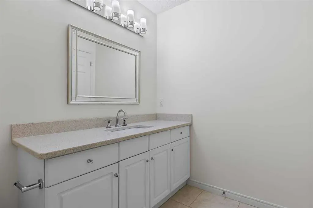 2144 Paliswood Road SW, #206