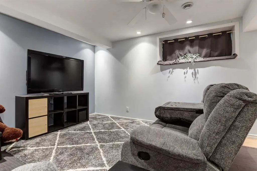 191 Panamount Heights NW