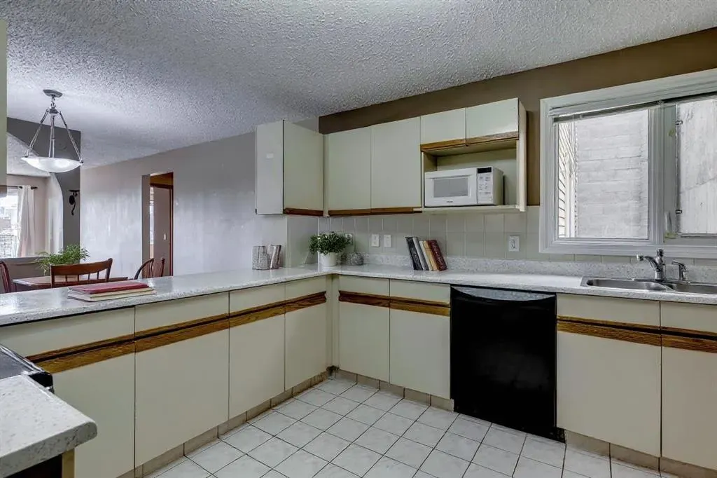 333 2 Avenue NE, #303