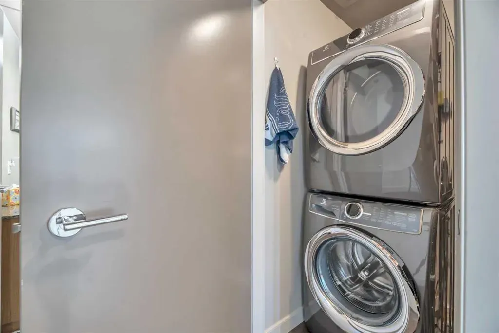 220 12 Avenue SE, #2405