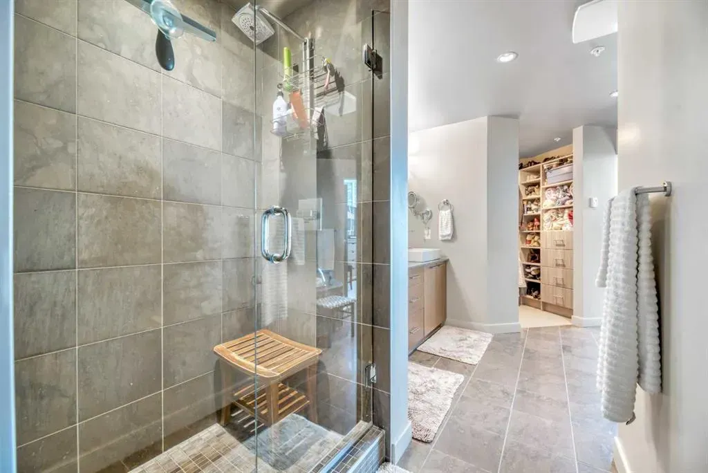 220 12 Avenue SE, #2405