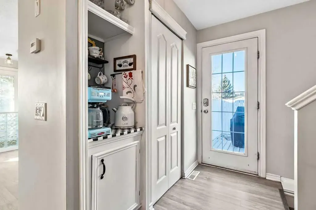 106 Woodfield Close SW