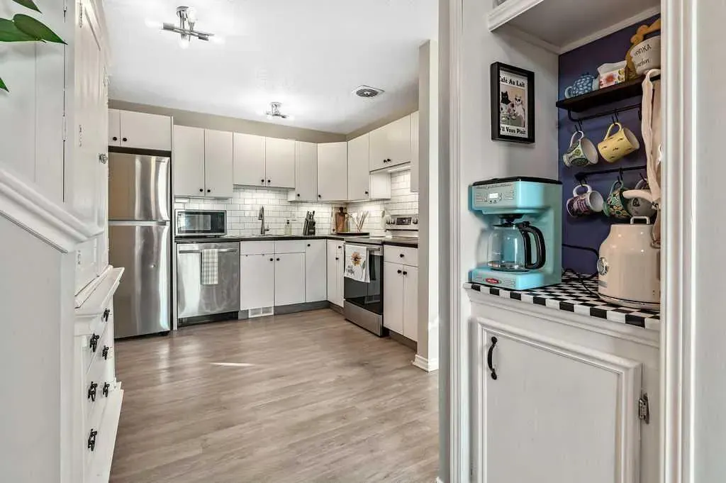 106 Woodfield Close SW