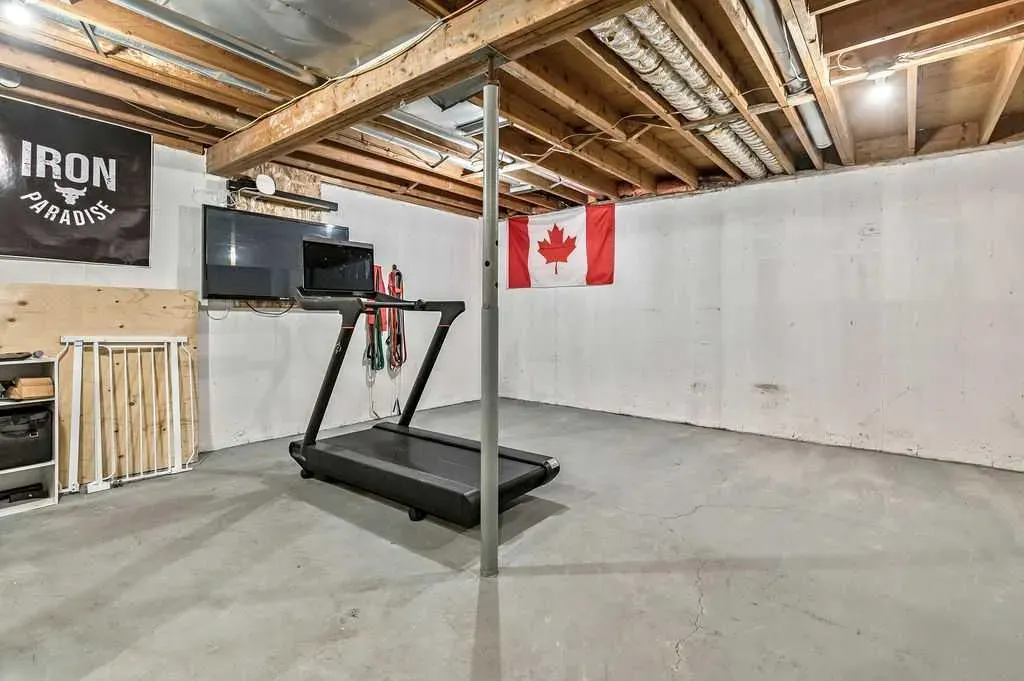 106 Woodfield Close SW