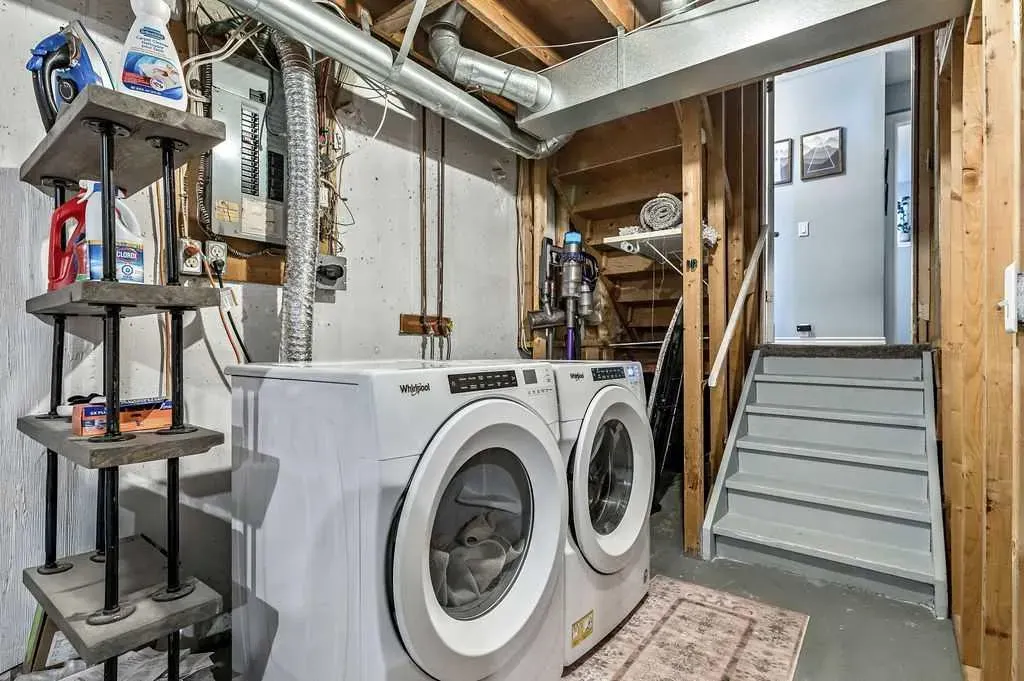 106 Woodfield Close SW