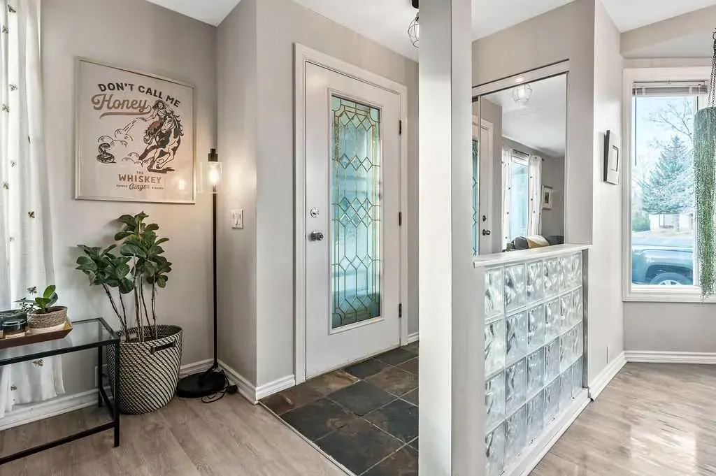 106 Woodfield Close SW